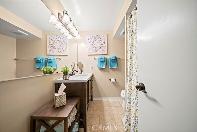 Detail Gallery Image 19 of 45 For 26835 Avenue of the Oaks a,  Newhall,  CA 91321 - 2 Beds | 2 Baths