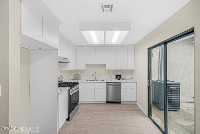 Detail Gallery Image 5 of 20 For 2831 San Miguel Dr, Lancaster,  CA 93535 - 3 Beds | 2 Baths