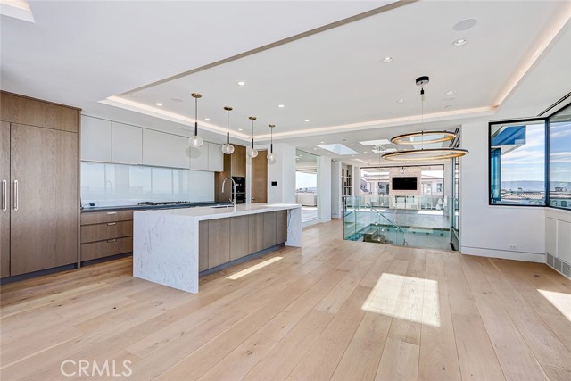 Detail Gallery Image 6 of 47 For 2016 Ocean, Manhattan Beach,  CA 90266 - 5 Beds | 5/2 Baths