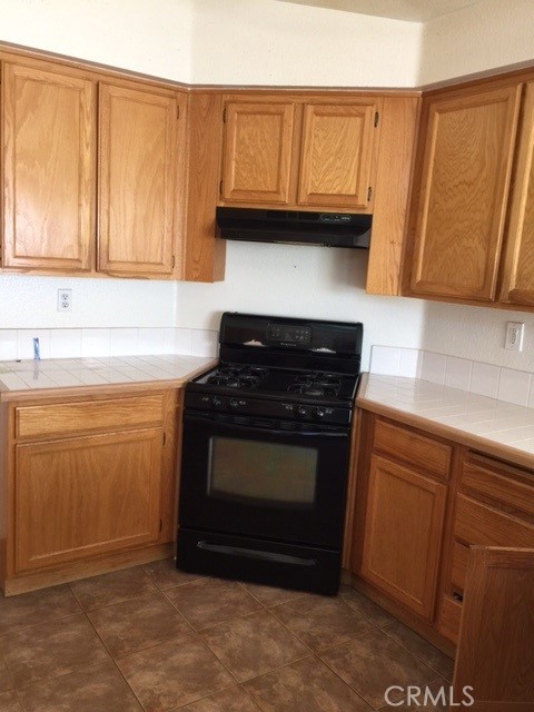 15205 Windjammer Way, Lake Elsinore CA: https://media.crmls.org/medias/2b1d41e9-0765-43e9-a9d1-eb1163a6a049.jpg
