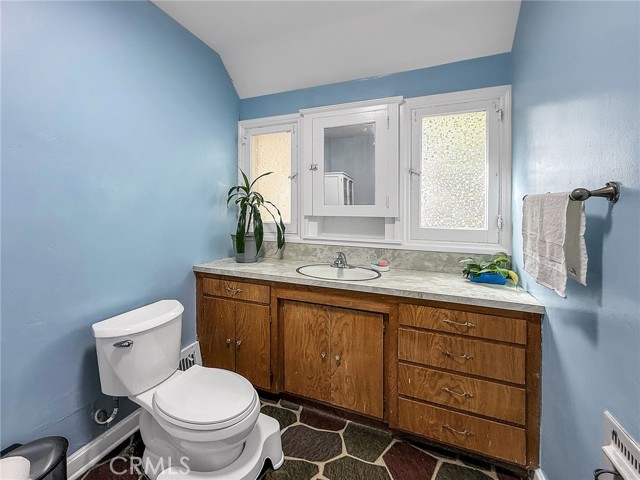 Detail Gallery Image 13 of 31 For 2544 Hermosa, Montrose,  CA 91020 - 2 Beds | 1 Baths