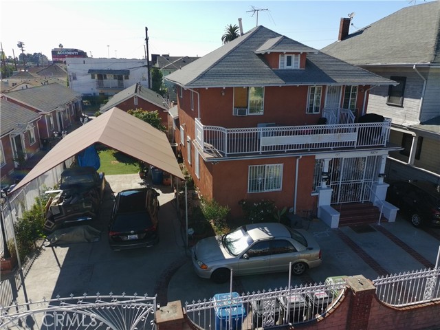 1517 S Westmoreland Avenue, Los Angeles CA: https://media.crmls.org/medias/2b1de2eb-e0f8-438b-842f-a6a994be6c5c.jpg