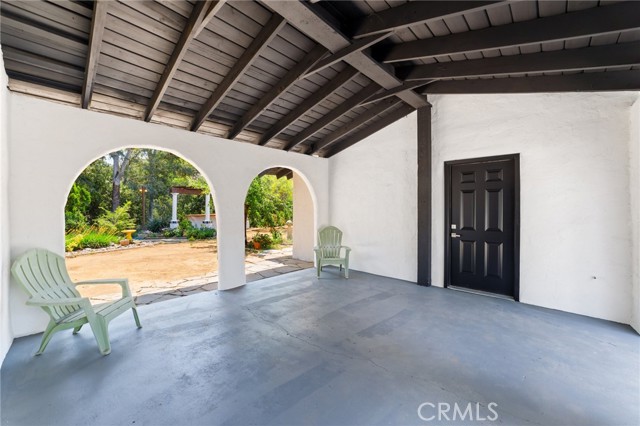 Image 23 of 33 For 21885 Lake Mathews Drive