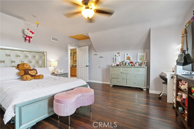3985 Palm Avenue, Lynwood CA: https://media.crmls.org/medias/2b20624c-4f18-4957-84b3-3dcb3a73a681.jpg