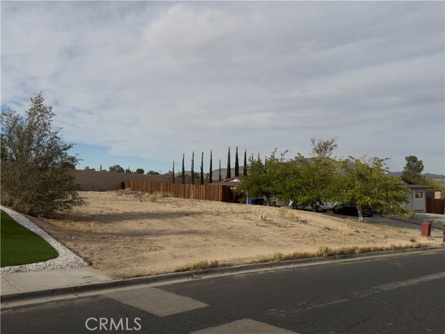 Detail Gallery Image 4 of 10 For 15860 La Paz Dr, Victorville,  CA 92395 - – Beds | – Baths