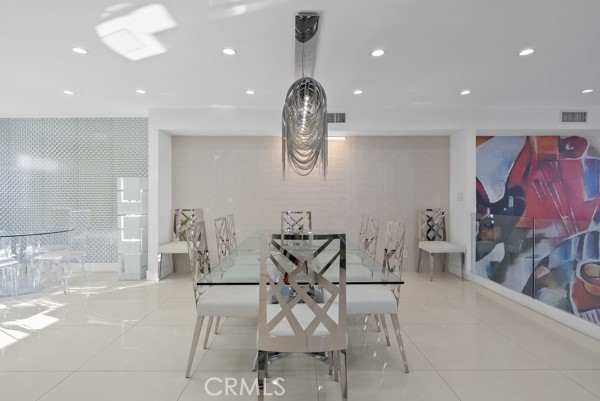 Detail Gallery Image 9 of 21 For 5315 White Oak #M,  Encino,  CA 91316 - 3 Beds | 3 Baths