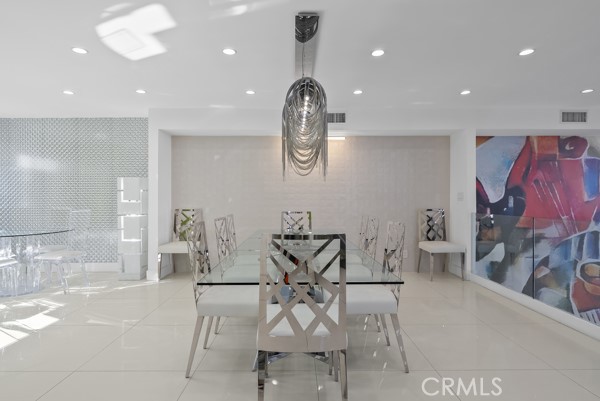 https://media.crmls.org/medias/2b218e08-e7a2-46df-ba8f-745e427686a0.jpg?preset=X-Large