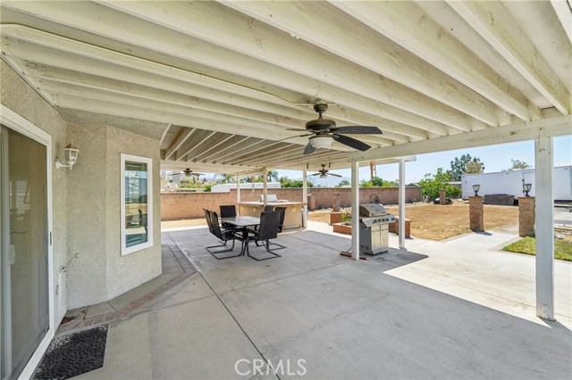 3622 Broken Twig Drive, Norco CA: https://media.crmls.org/medias/2b21b04c-89ad-4690-89c1-7a2bd9c158fb.jpg