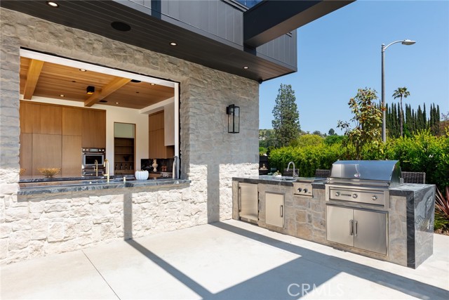 4601 Vista De Oro Avenue, Woodland Hills CA: https://media.crmls.org/medias/2b21ef8c-bb00-48f6-8459-5e133169dac3.jpg
