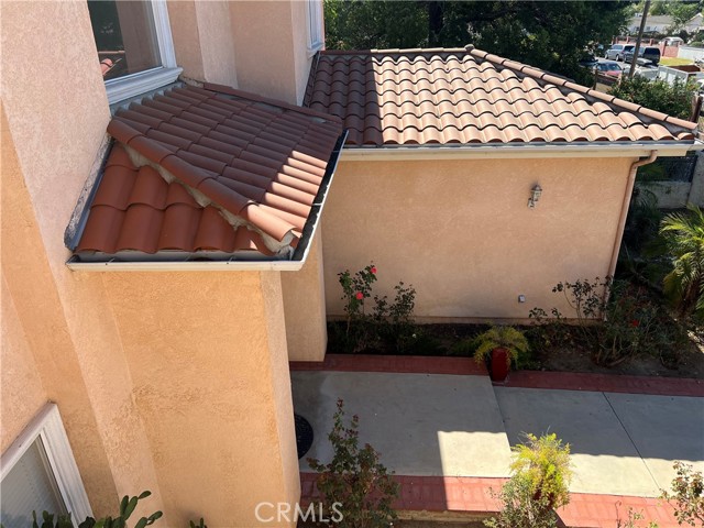 7004 Longridge Avenue, North Hollywood CA: https://media.crmls.org/medias/2b21f1e0-21c1-4507-a8d1-2888cfc6509d.jpg