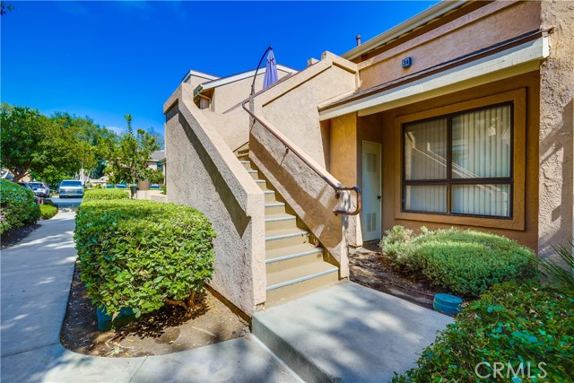 Detail Gallery Image 3 of 47 For 155 N Singingwood St #34,  Orange,  CA 92869 - 2 Beds | 2 Baths