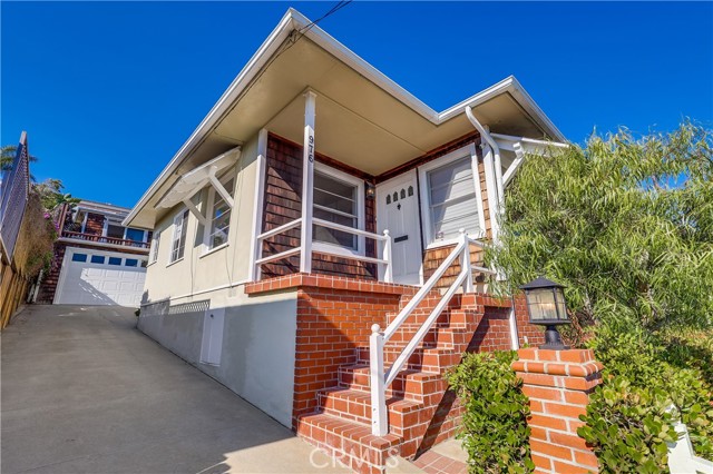 Detail Gallery Image 3 of 62 For 976 W 37th St, San Pedro,  CA 90731 - 4 Beds | 3 Baths