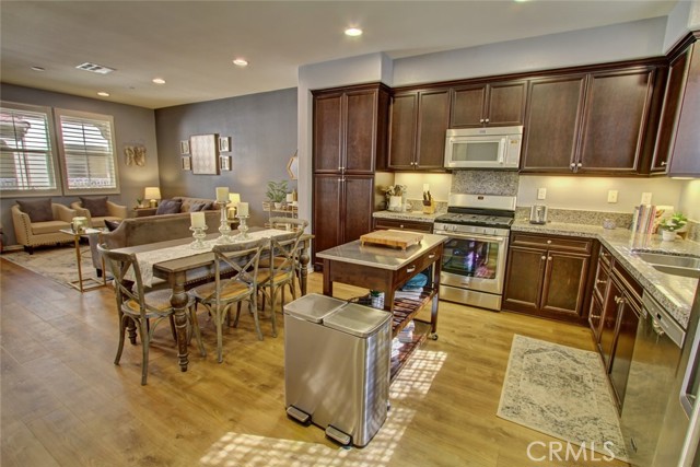 Detail Gallery Image 15 of 33 For 12464 Cassiopeia Ct, Corona,  CA 91752 - 2 Beds | 2/1 Baths