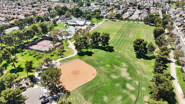 4 E Trenton, Irvine CA: https://media.crmls.org/medias/2b22e8b0-6d40-4fd0-898f-6ea3c6b000bf.jpg