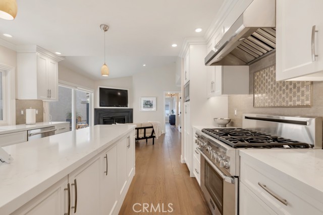 Detail Gallery Image 6 of 34 For 2362 Leeward Cir, Westlake Village,  CA 91361 - 2 Beds | 2 Baths