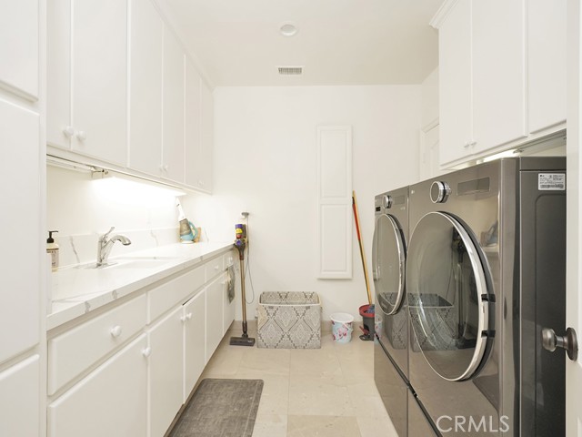 2b24864c 262c 44f3 Add2 9aa7f2215ca4