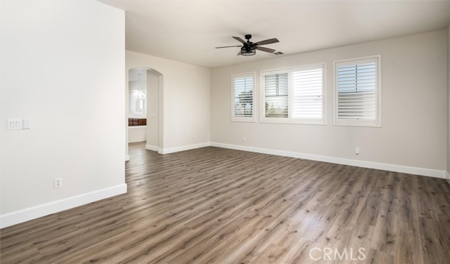 30461 Savoie Street, Murrieta CA: https://media.crmls.org/medias/2b2520ca-4e00-4ed9-8599-acd6286aaebe.jpg