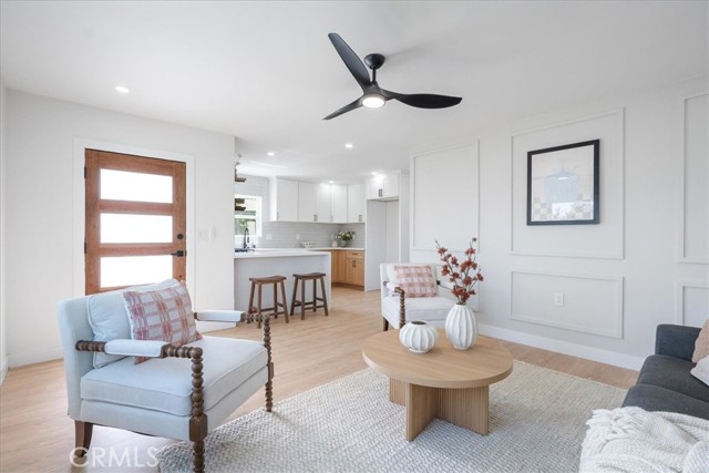Detail Gallery Image 2 of 22 For 1708 Loretta St, Oceanside,  CA 92058 - 3 Beds | 2 Baths