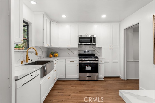 670 E Palm Avenue, Redlands CA: https://media.crmls.org/medias/2b25428c-dadd-45be-a0a6-db2cf5f07532.jpg