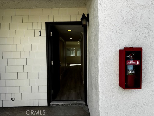 Detail Gallery Image 2 of 31 For 16582 Jib Cir #1,  Huntington Beach,  CA 92649 - 3 Beds | 2 Baths