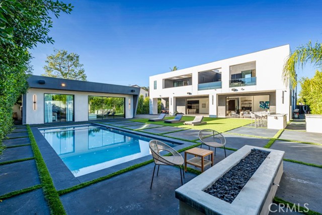 Detail Gallery Image 4 of 50 For 13016 Chandler, Sherman Oaks,  CA 91401 - 6 Beds | 6/1 Baths