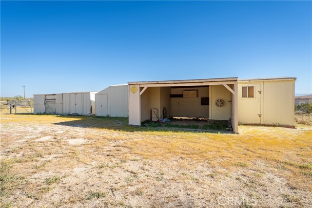 Detail Gallery Image 23 of 35 For 3322 Dawn, Rosamond,  CA 93560 - 4 Beds | 1/2 Baths