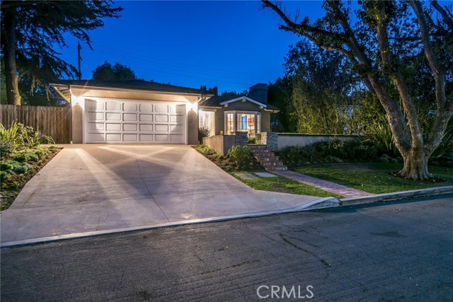 4008 Via Nivel, Palos Verdes Estates, California 90274, 4 Bedrooms Bedrooms, ,3 BathroomsBathrooms,Residential,Sold,Via Nivel,PV17237688