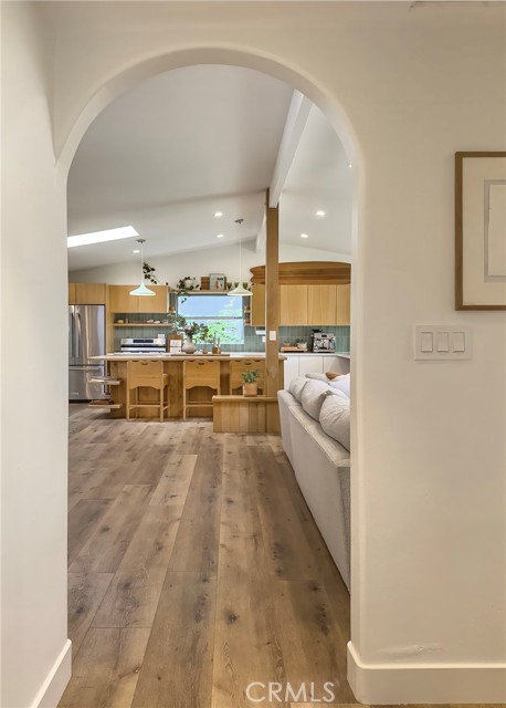 305 Bowling Green Drive, Costa Mesa CA: https://media.crmls.org/medias/2b28315d-3b3f-419c-b5b2-e833f6ec3943.jpg