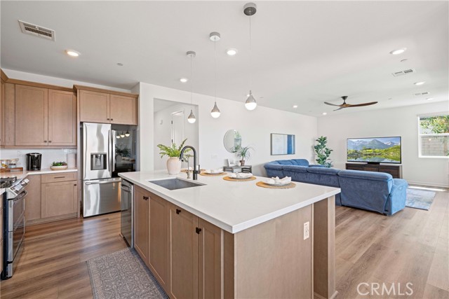 28528 Wildflower Terrace, Castaic CA: https://media.crmls.org/medias/2b2863e7-a45d-4083-8b67-9d55cc6b3231.jpg