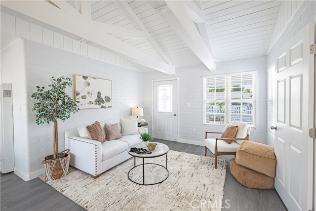 17196 Barbee St., Fontana CA: https://media.crmls.org/medias/2b28c8c3-41d1-4575-afd2-b75e8027b829.jpg