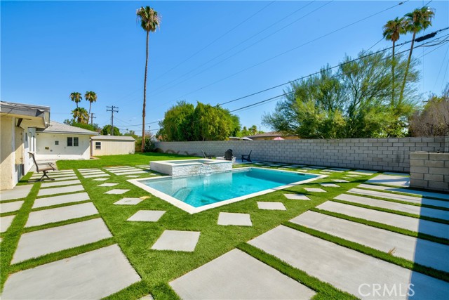 642 S Mountain View Drive, Palm Springs CA: https://media.crmls.org/medias/2b28d035-742d-4abc-9c65-1cf798063f3d.jpg