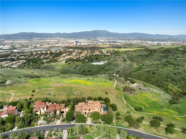97 Canyon Creek, Irvine CA: https://media.crmls.org/medias/2b28ed3d-cf4f-48a8-b1fd-647c9fbd6171.jpg