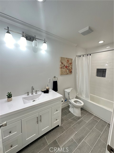 Detail Gallery Image 10 of 13 For 5122 Lorelei Ave, Lakewood,  CA 90712 - 3 Beds | 2 Baths