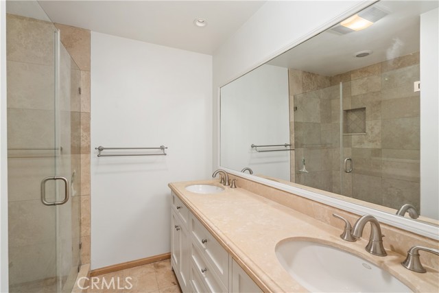 Detail Gallery Image 19 of 23 For 14141 Dickens St #212,  Sherman Oaks,  CA 91423 - 2 Beds | 2 Baths