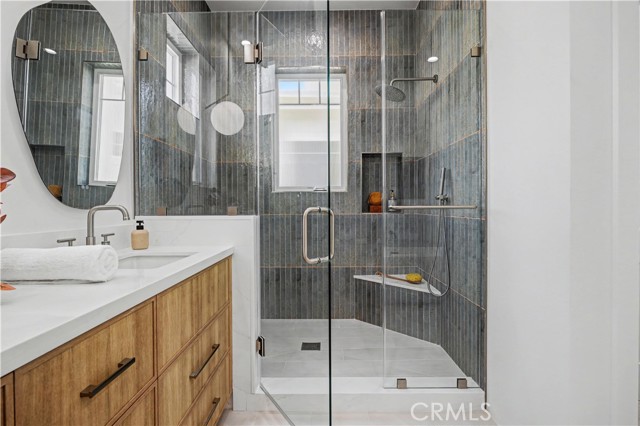 Detail Gallery Image 17 of 43 For 2203 Marshalfield #B,  Redondo Beach,  CA 90278 - 4 Beds | 3/1 Baths