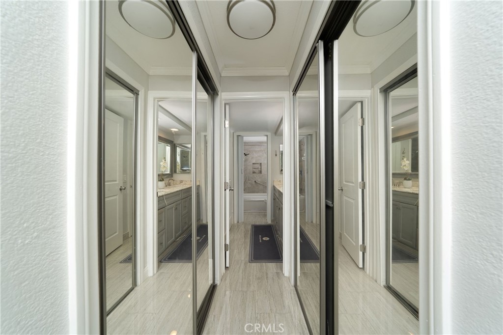 https://media.crmls.org/medias/2b2a10cb-e5cc-4493-8295-f1566ae5f13c.jpg?preset=X-Large