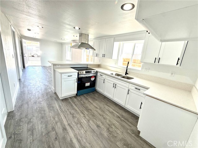 Detail Gallery Image 3 of 7 For 2368 E 107 Th St, Los Angeles,  CA 90002 - 3 Beds | 1 Baths