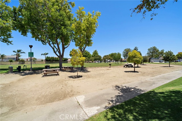 16086 Sweetleaf Street, Fountain Valley CA: https://media.crmls.org/medias/2b2a5d88-51b2-4614-925a-6395432666dd.jpg