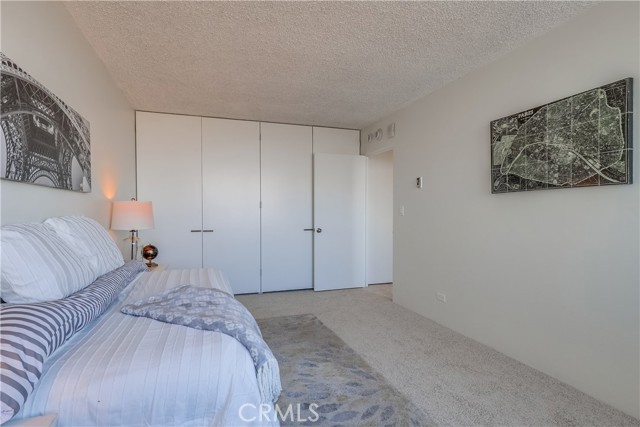 2999 E Ocean Boulevard, Long Beach CA: https://media.crmls.org/medias/2b2ad380-2243-4ba2-80e3-e1d0c9910fb1.jpg