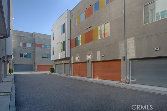 53 Gramercy, Irvine CA: https://media.crmls.org/medias/2b2b1e99-ab00-4cca-9ae7-43734c1446bc.jpg