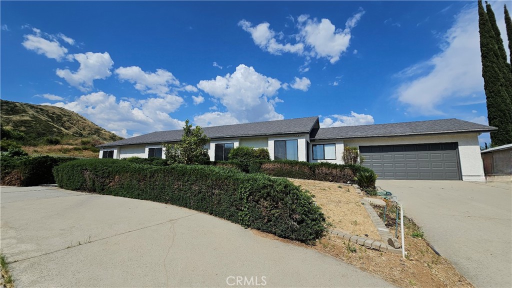 9340 Lofty Lane, Cherry Valley, CA 92223