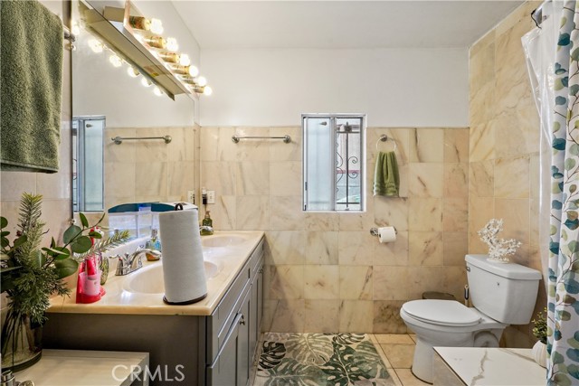 Detail Gallery Image 9 of 17 For 1178 N Edgemont St, Los Angeles,  CA 90029 - 3 Beds | 2 Baths