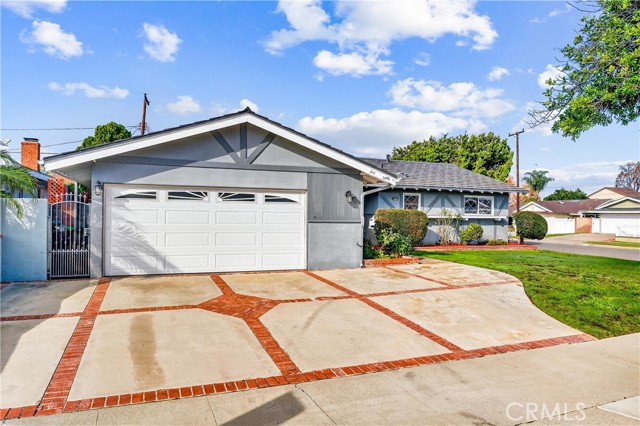 Detail Gallery Image 2 of 30 For 2496 N Beechwood St, Orange,  CA 92865 - 3 Beds | 2 Baths