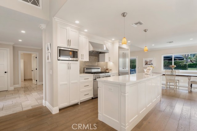 Detail Gallery Image 8 of 34 For 2362 Leeward Cir, Westlake Village,  CA 91361 - 2 Beds | 2 Baths