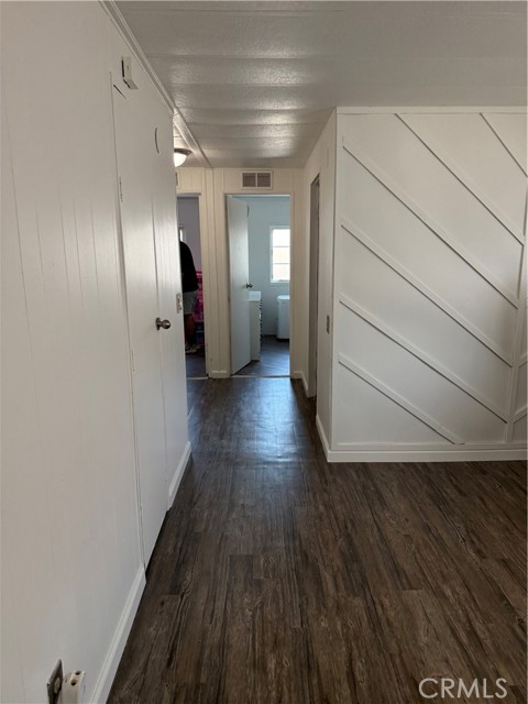 17400 Valley Blvd, Fontana CA: https://media.crmls.org/medias/2b2c6ffc-7cc3-4667-89a5-1c00502f671c.jpg