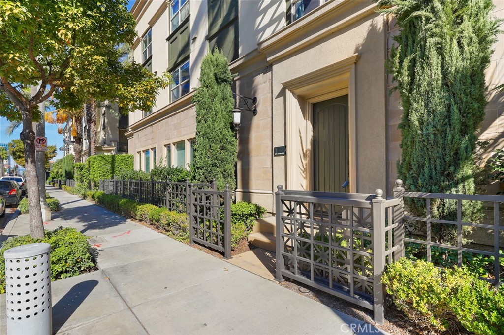 520 S Anaheim Boulevard #1