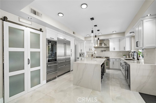 Detail Gallery Image 15 of 56 For 7135 Ashley Dr, Huntington Beach,  CA 92648 - 5 Beds | 3 Baths