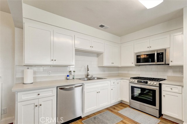 Detail Gallery Image 12 of 30 For 1001 N Hanover Pl, Anaheim,  CA 92801 - 4 Beds | 1/1 Baths