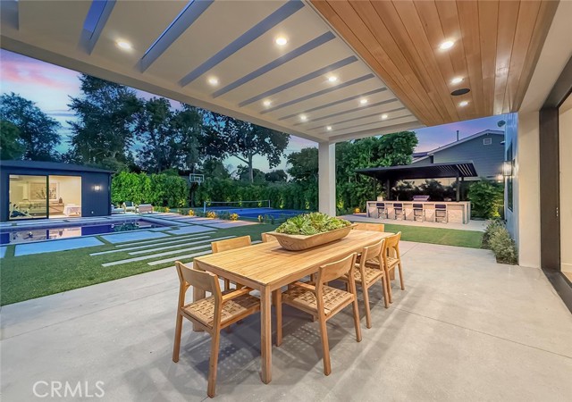 Detail Gallery Image 15 of 74 For 23416 Califa St, Woodland Hills,  CA 91367 - 6 Beds | 7 Baths