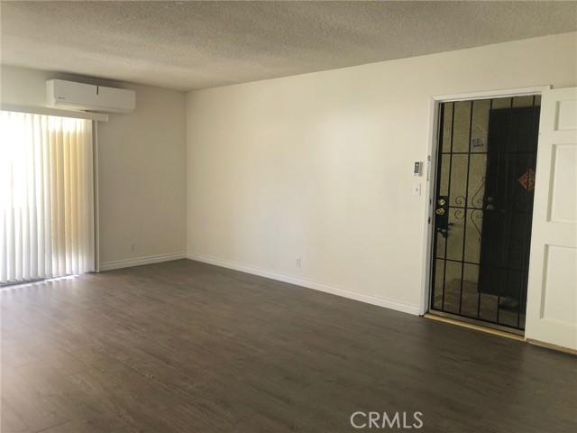 218 N Nicholson Avenue, Monterey Park CA: https://media.crmls.org/medias/2b2f2f27-805c-4125-9f52-8222650fa87e.jpg